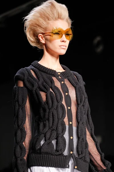 Look 27